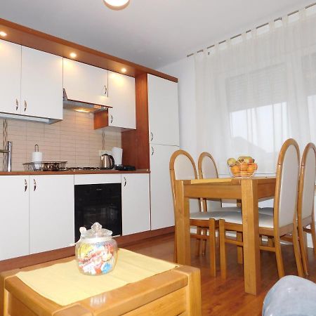 Apartman Ana Apartment Жупаня Екстериор снимка